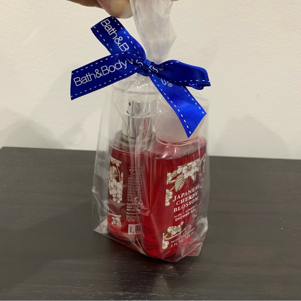 Bath & Body Works Japanese Cherry Blossom Mini Gift Set